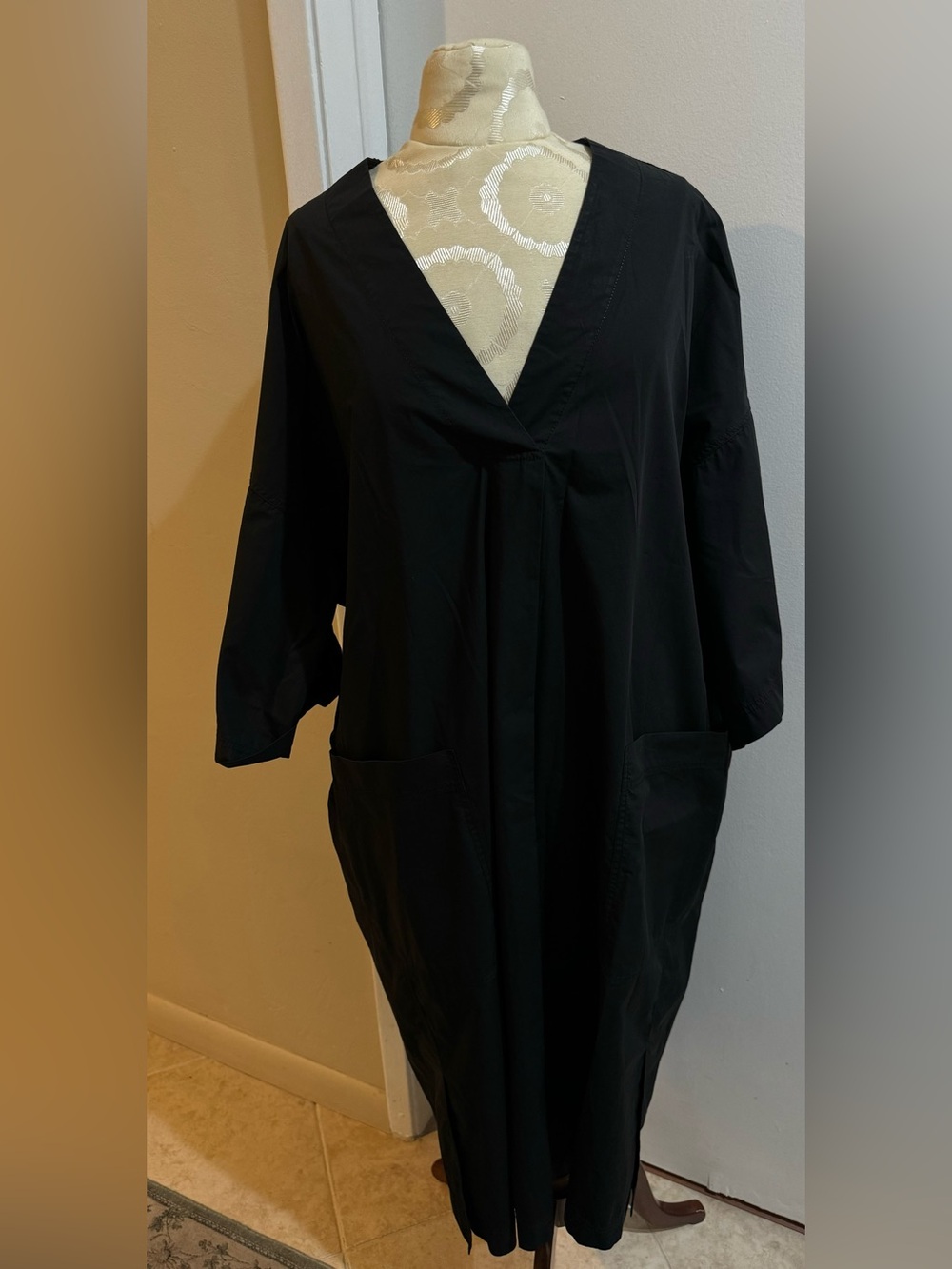 Lee Matthews Workroom Oversized Black Large Pockets Pull Over Dress AU 1 US 4